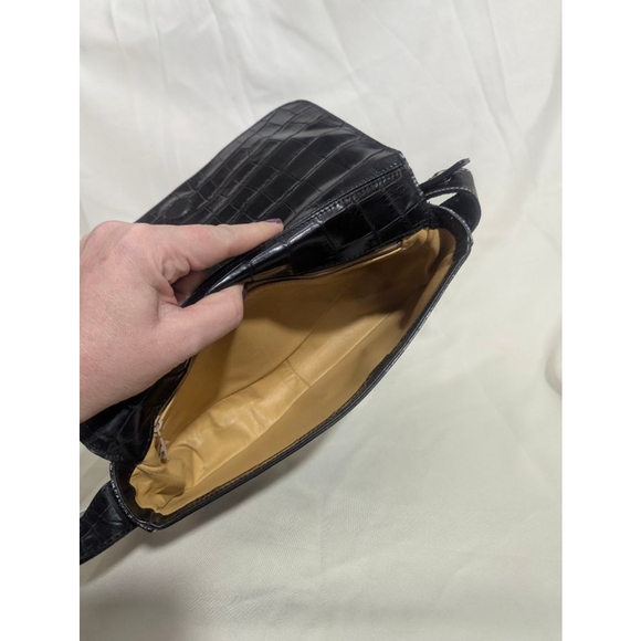 Dooney & Bourke Vintage Croco Black Embossed Shoulder Bag - Picture 11 of 16